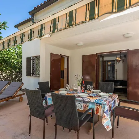 Stunning In Muraj With Kitchen *