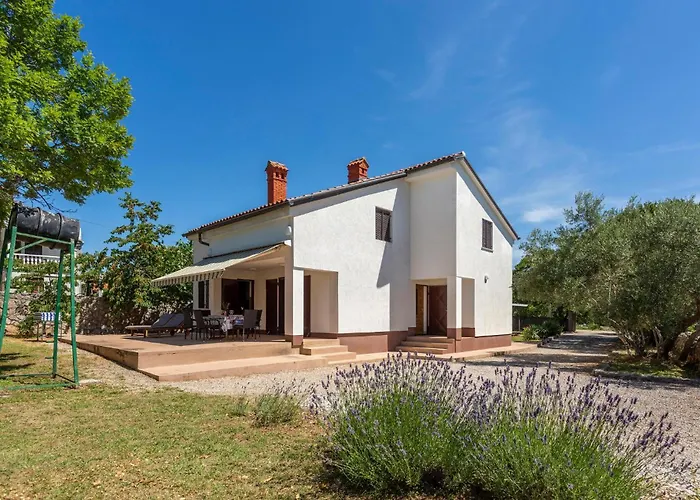 בית נופש Stunning In Muraj With Kitchen Kornić