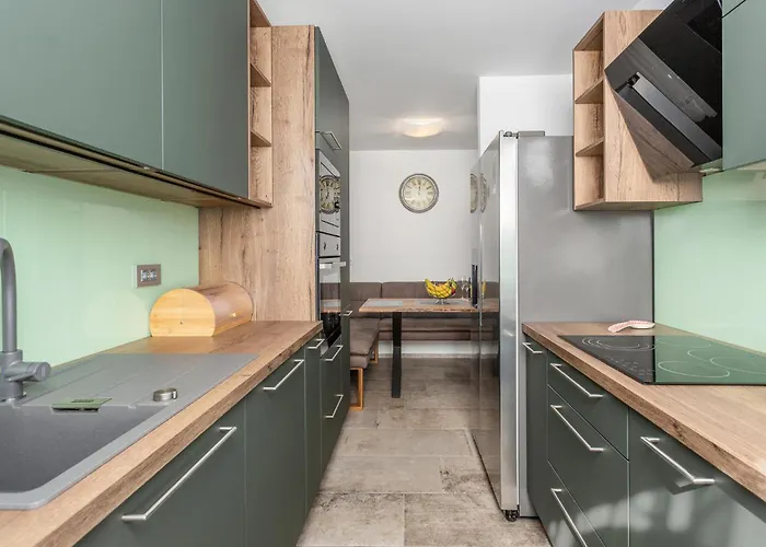 Stunning In Muraj With Kitchen בית נופש