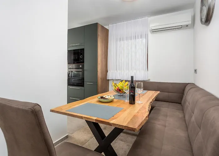Ferienhaus Stunning In Muraj With Kitchen *