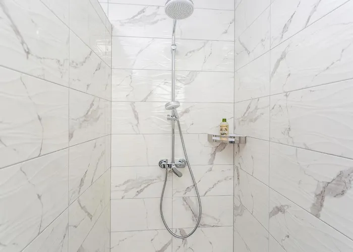 בית נופש Stunning In Muraj With Kitchen Kornić