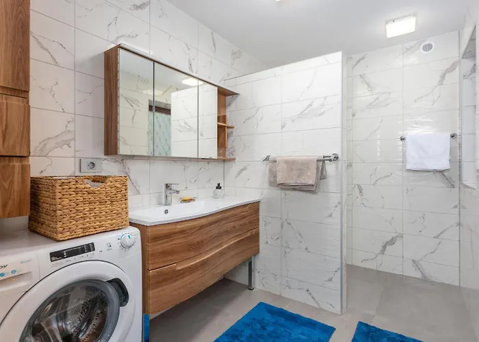 Stunning In Muraj With Kitchen בית נופש