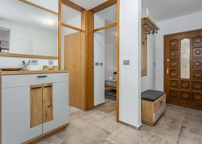 Ferienhaus Stunning In Muraj With Kitchen