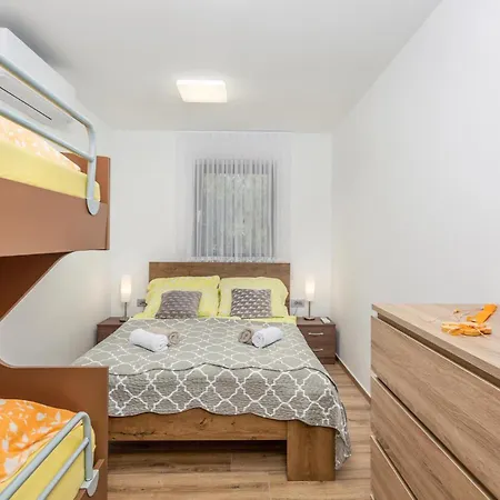 Stunning In Muraj With Kitchen