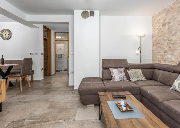 بيت للعطل Stunning In Muraj With Kitchen Kornić