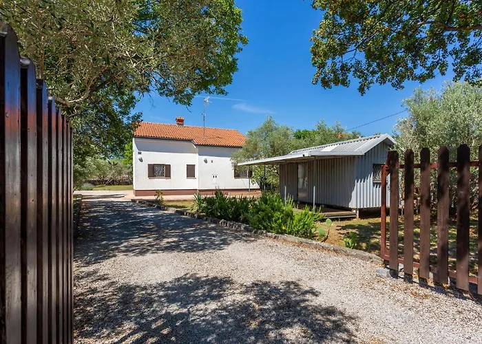 Stunning In Muraj With Kitchen * Kornić
