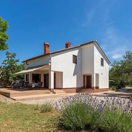 度假居 Stunning In Muraj With Kitchen Kornić