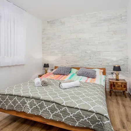 Stunning In Muraj With Kitchen * Kornić