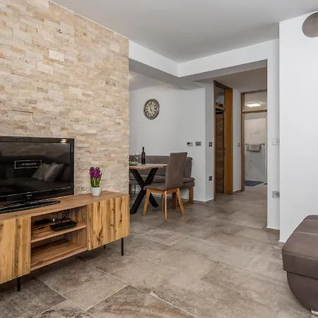 度假居 Stunning In Muraj With Kitchen *